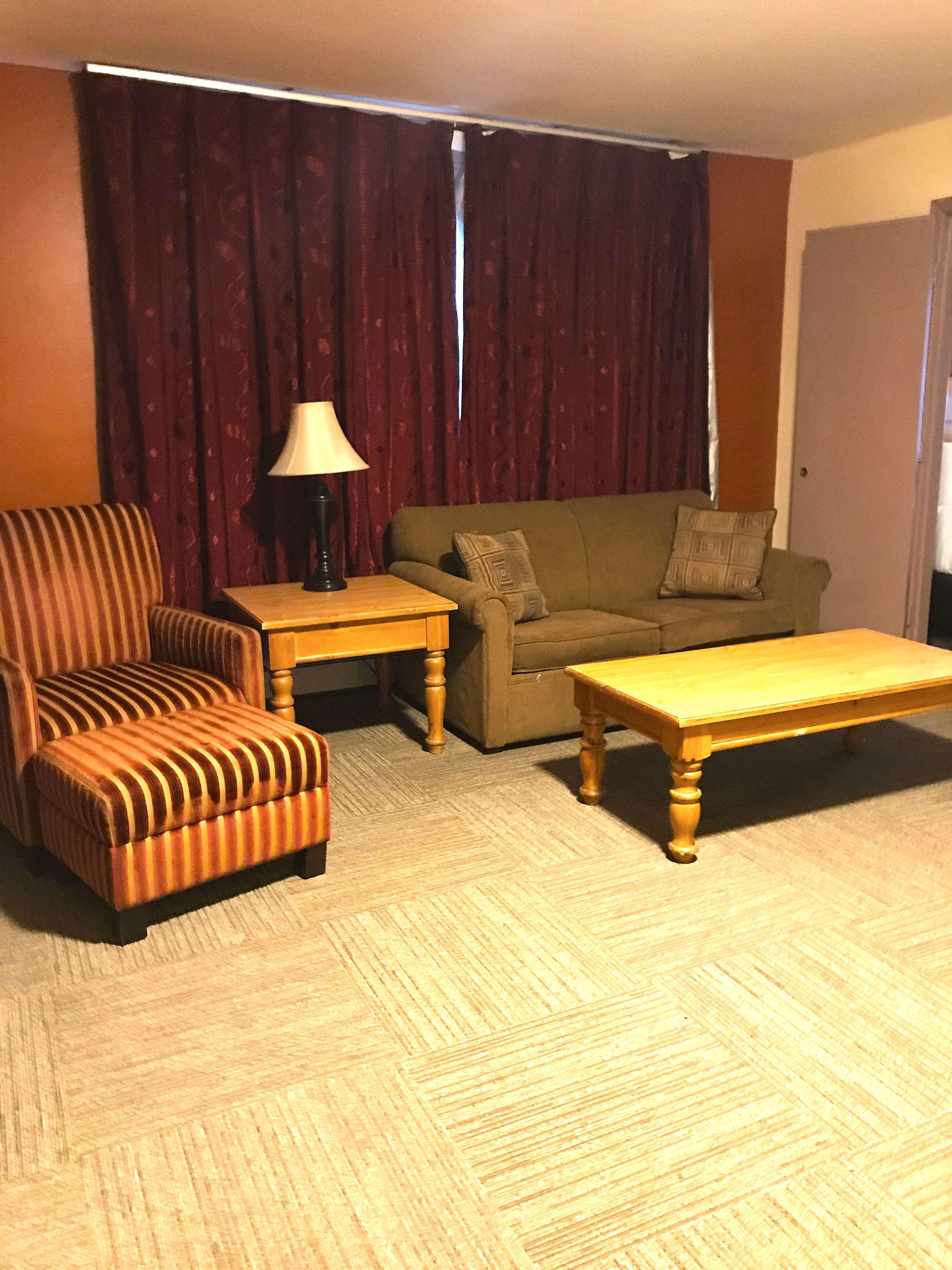 Americas Best Value Inn & Suites Anchorage Airport Екстер'єр фото