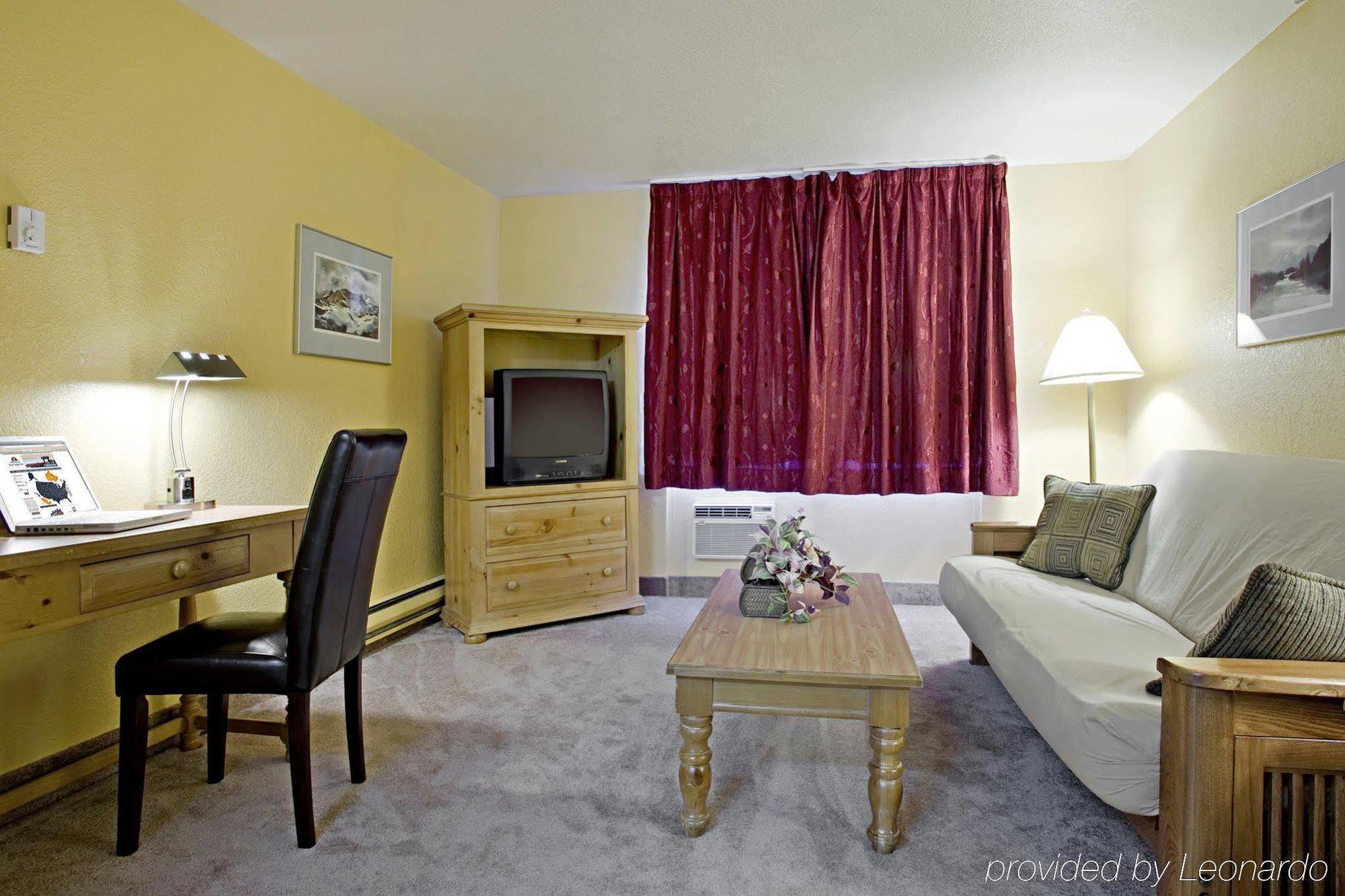 Americas Best Value Inn & Suites Anchorage Airport Номер фото