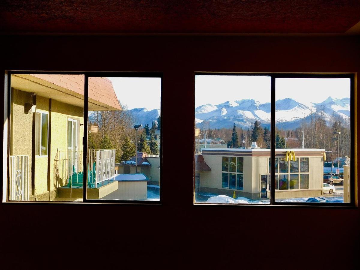 Americas Best Value Inn & Suites Anchorage Airport Екстер'єр фото
